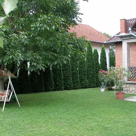 Διαμέρισμα Lilla Apartman Balatonkeresztúr