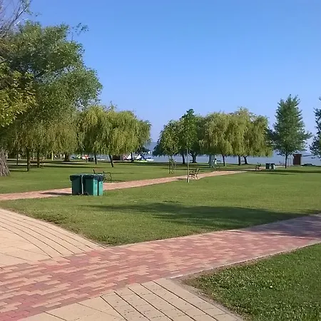 Lilla Apartman Балатонкерестур